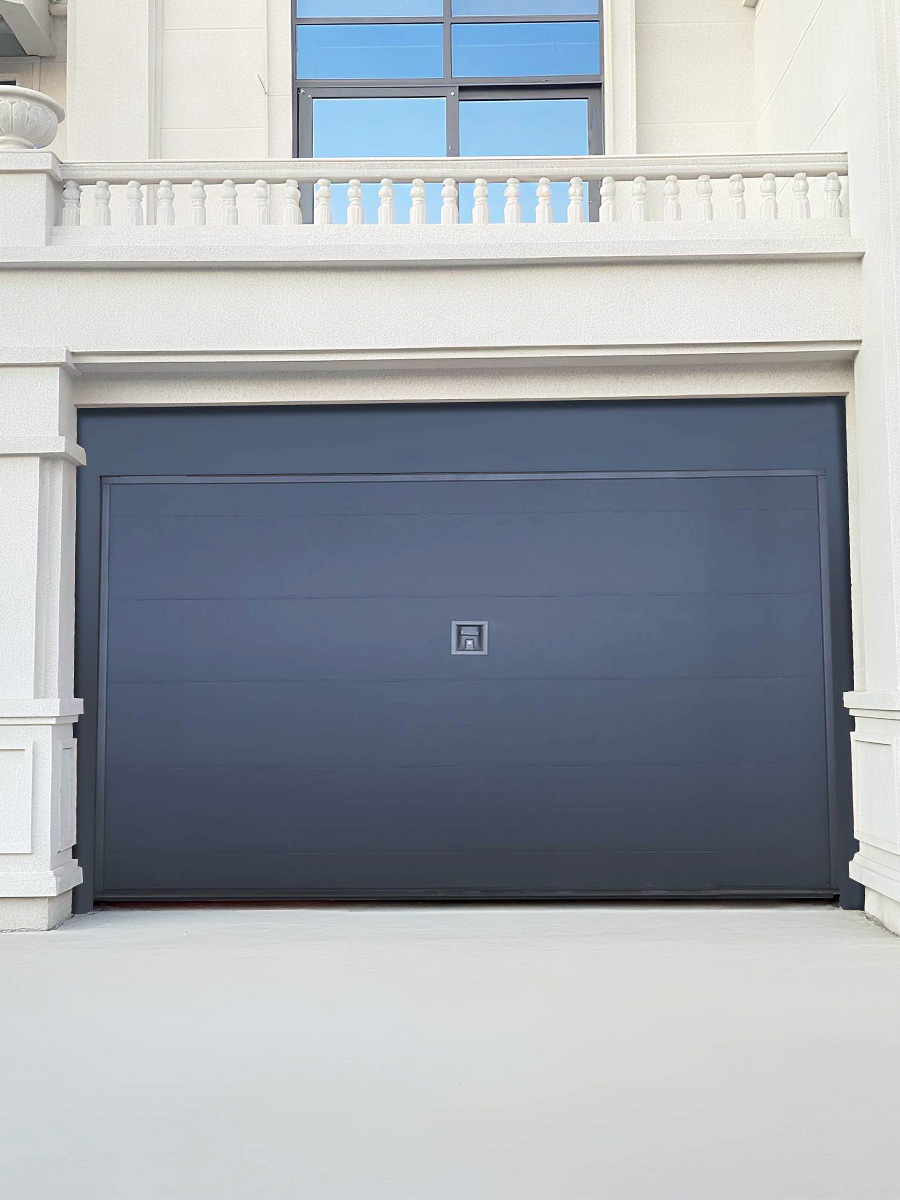 Courtyard Villa Garage