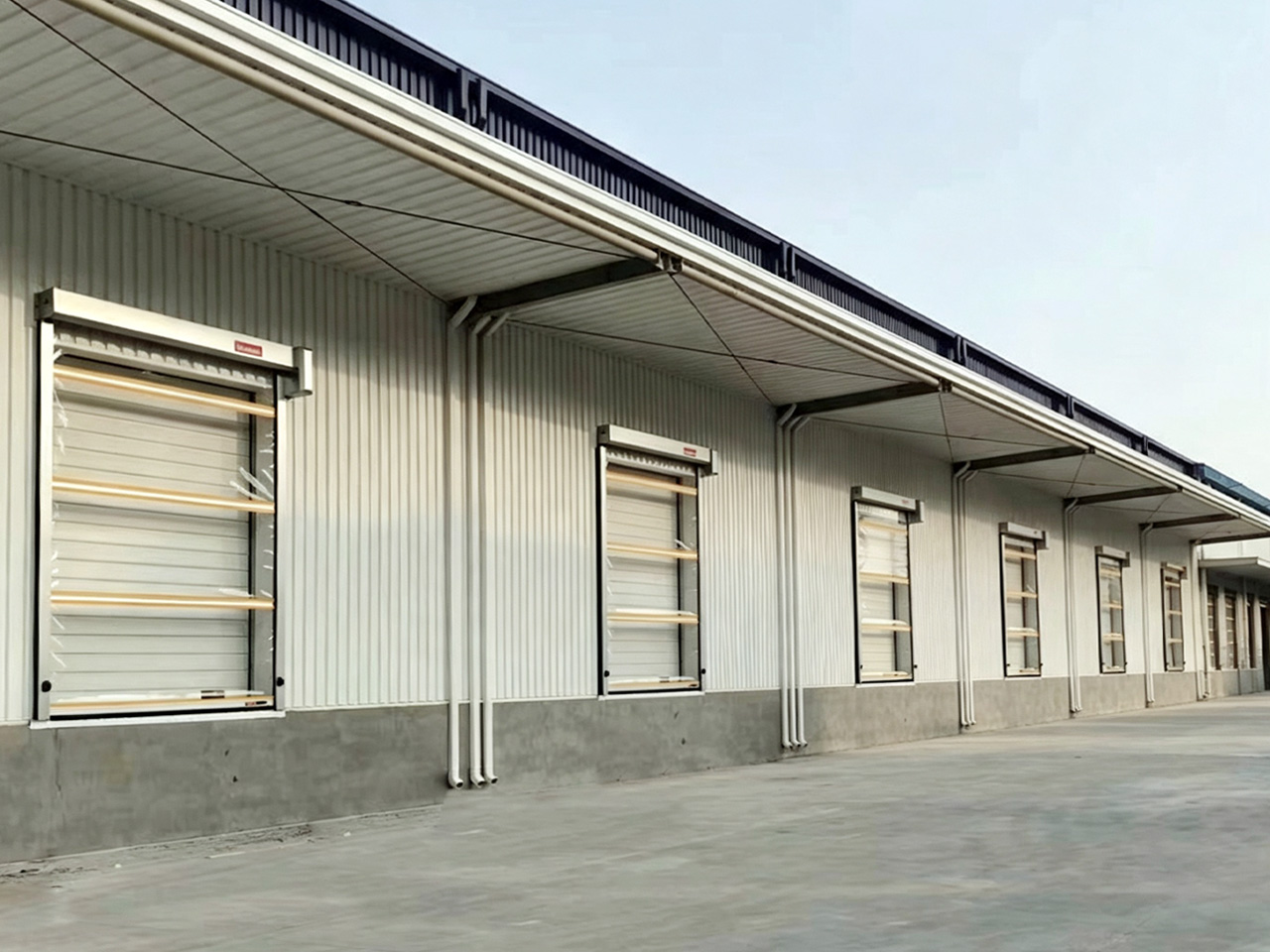 Loading Bays application featuring Loading Bays high speed door