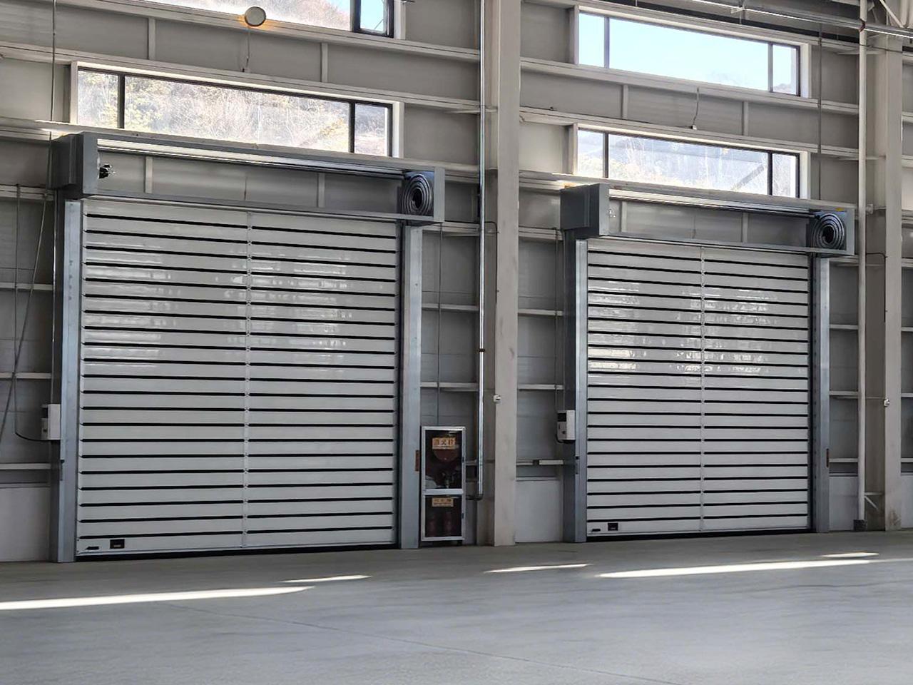 Warehouse & Logistics industry overview image 2
