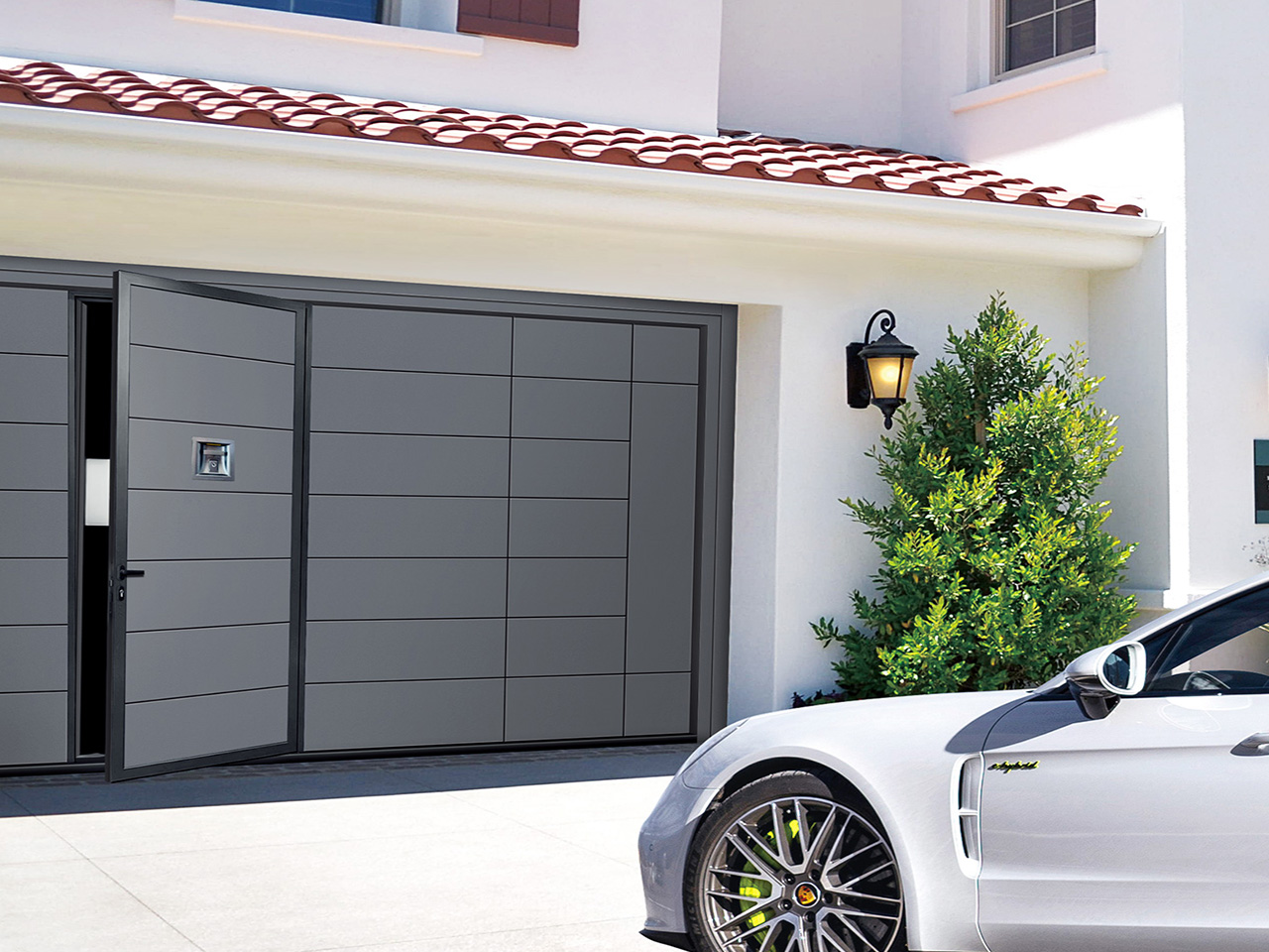 Residential Garage application featuring Residential Garage trackless door
