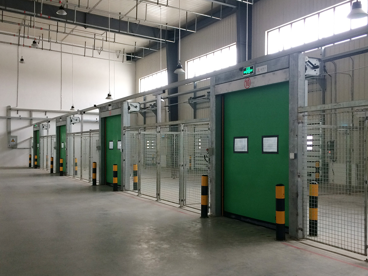 High-speed door for an air-supported structure