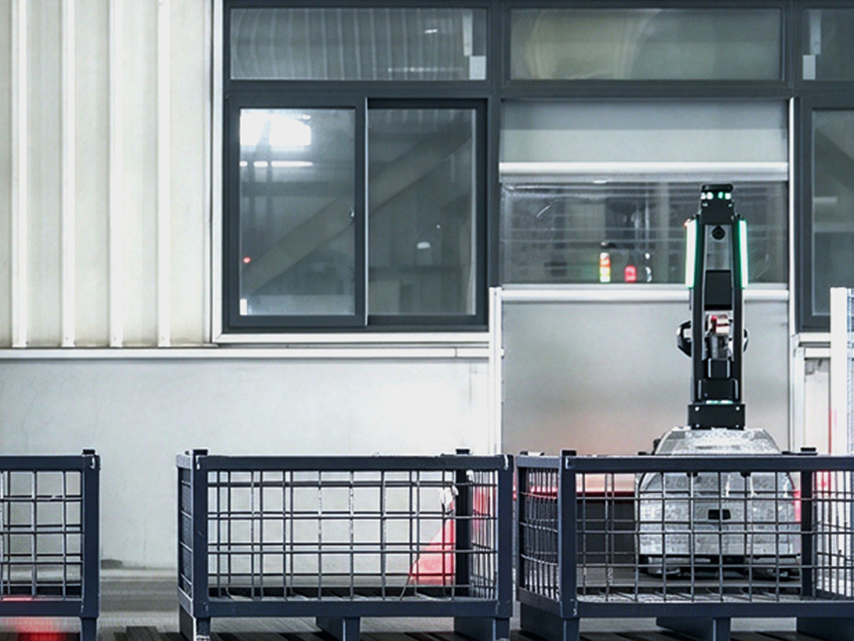 High-speed door for an air-supported structure